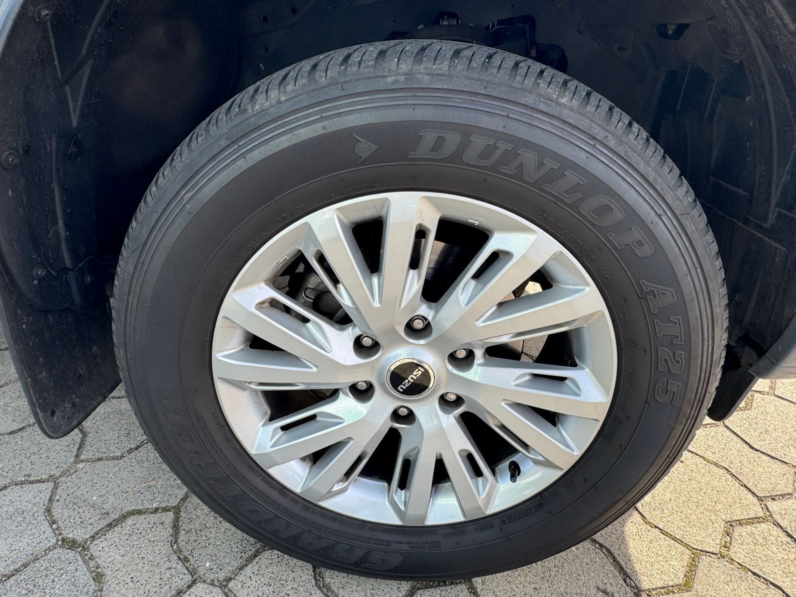 Fahrzeugabbildung Isuzu D-Max 1.9 TD Double Cab 4WD LS Automatik