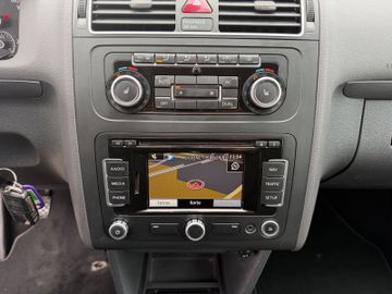 Volkswagen Touran - 11
