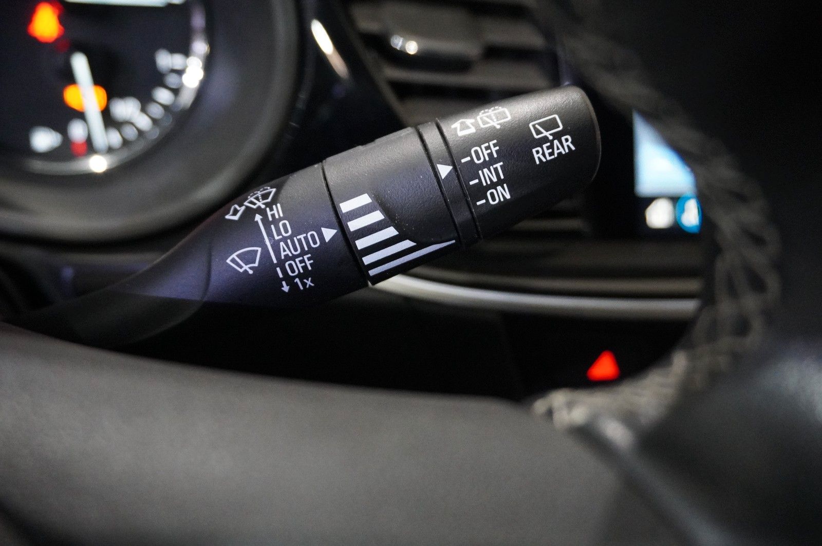 Fahrzeugabbildung Opel Insignia B ST 2.0T BUSINESS NAVI/LED/KAMERA/DAB+