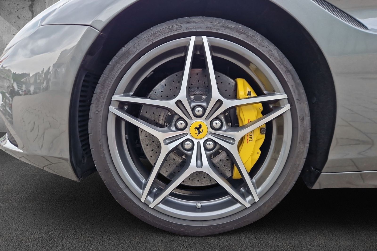 Fahrzeugabbildung Ferrari California T*CarPlay*JBL*Approved