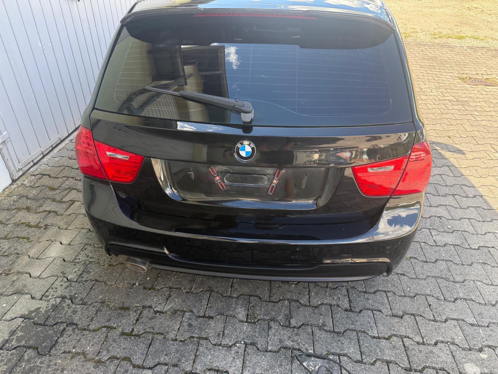 BMW 320 2011 — photo 11