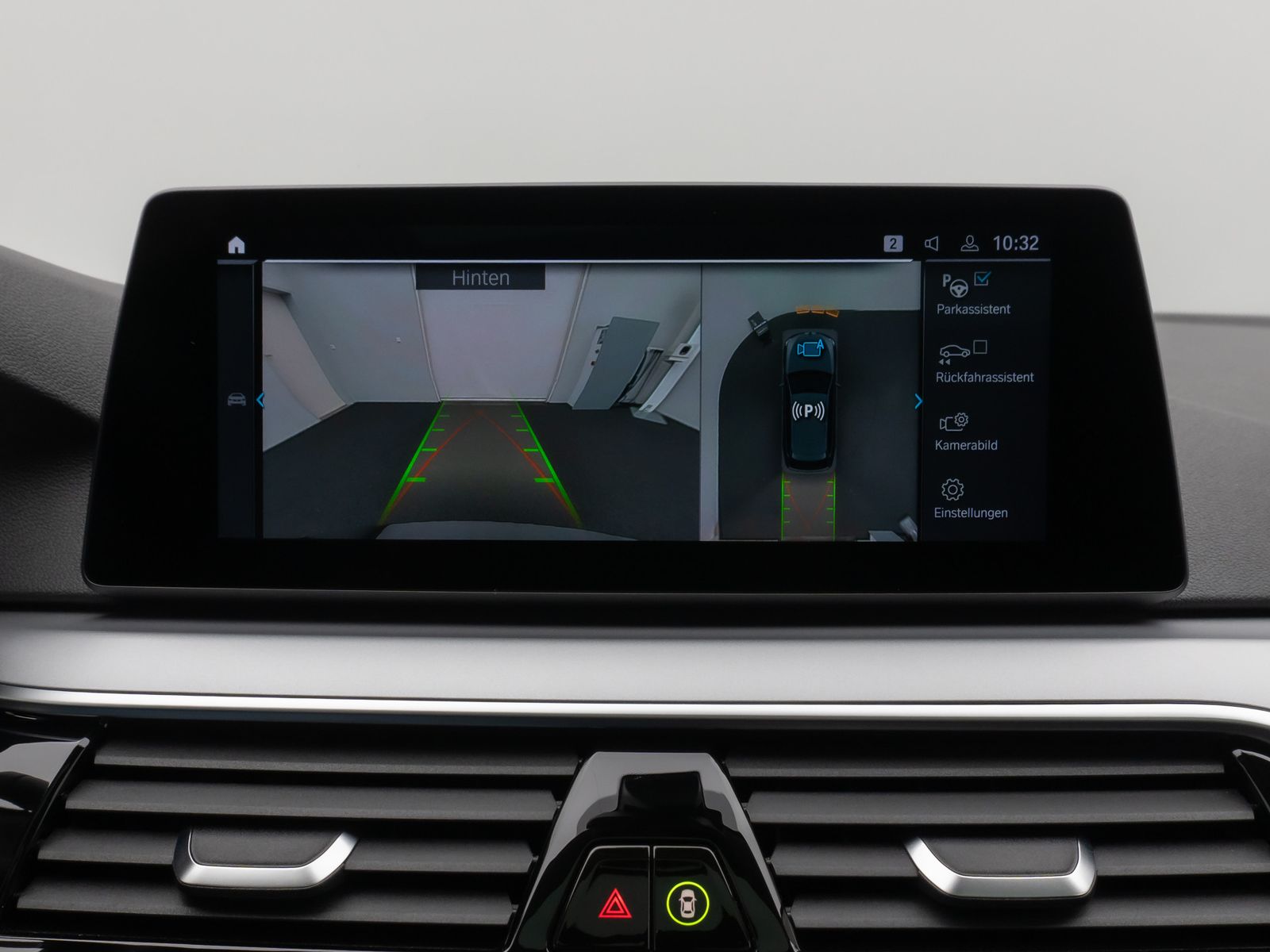 Fahrzeugabbildung BMW 530e xD Panorama 360°HUD DAB Leder Alarm 18Zoll