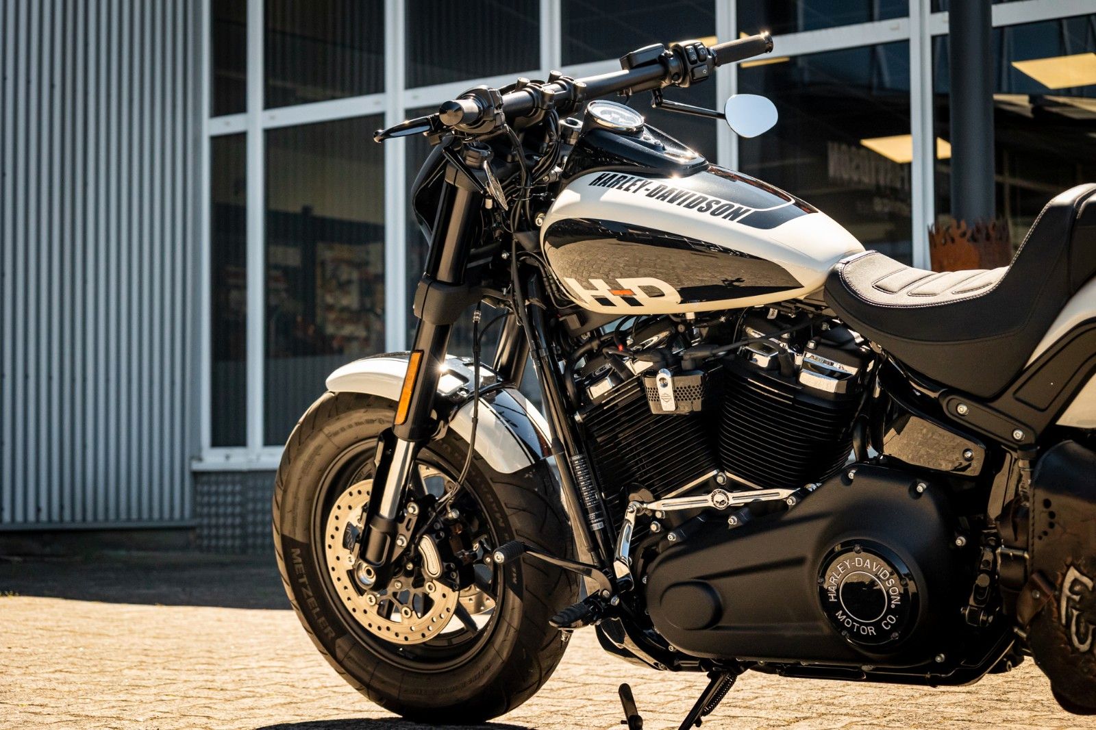 Fahrzeugabbildung Harley-Davidson FXFBS FAT BOB 114 CUI SOFTAIL - JEKILL&HYDE -