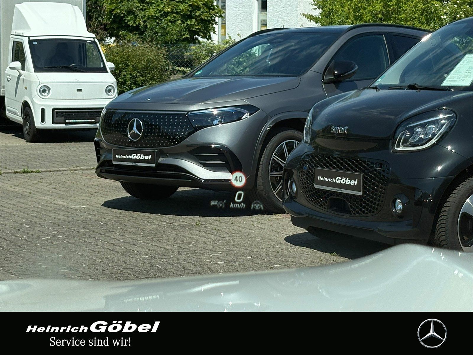 Fahrzeugabbildung Mercedes-Benz EQB 300 AMG-LINE HEAD-UP*BURMESTER*360°*MEMORY