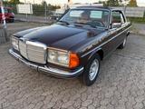 Mercedes-Benz CE 230 - Mercedes-Benz aus 1982: Coupé