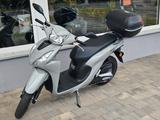 Honda NSC 110 Vision mit Topcase - HONDA NSC VISION 110