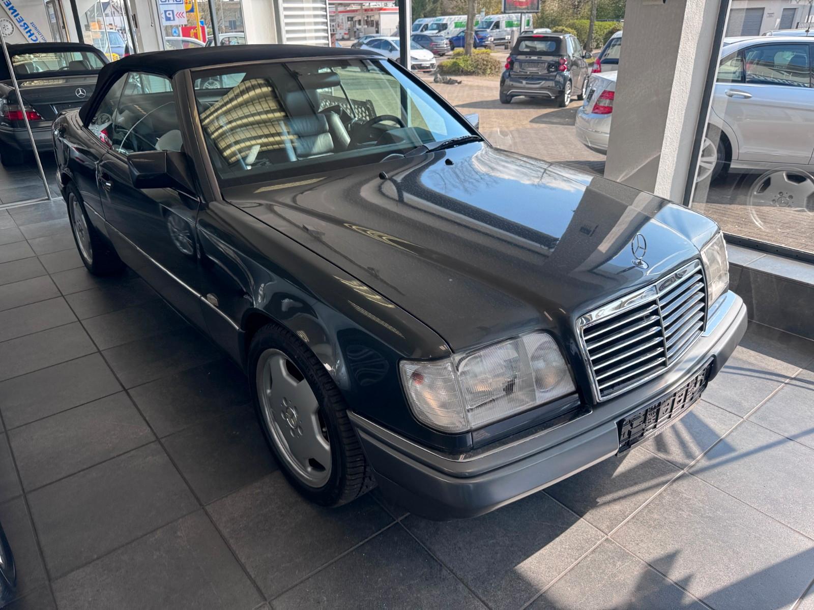 Mercedes-Benz E 220 Cabrio Automatik *Scheckheftgepflegt*