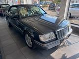 Mercedes-Benz E 220 Cabrio Automatik *Scheckheftgepflegt* - Mercedes-Benz E 220 aus 1997