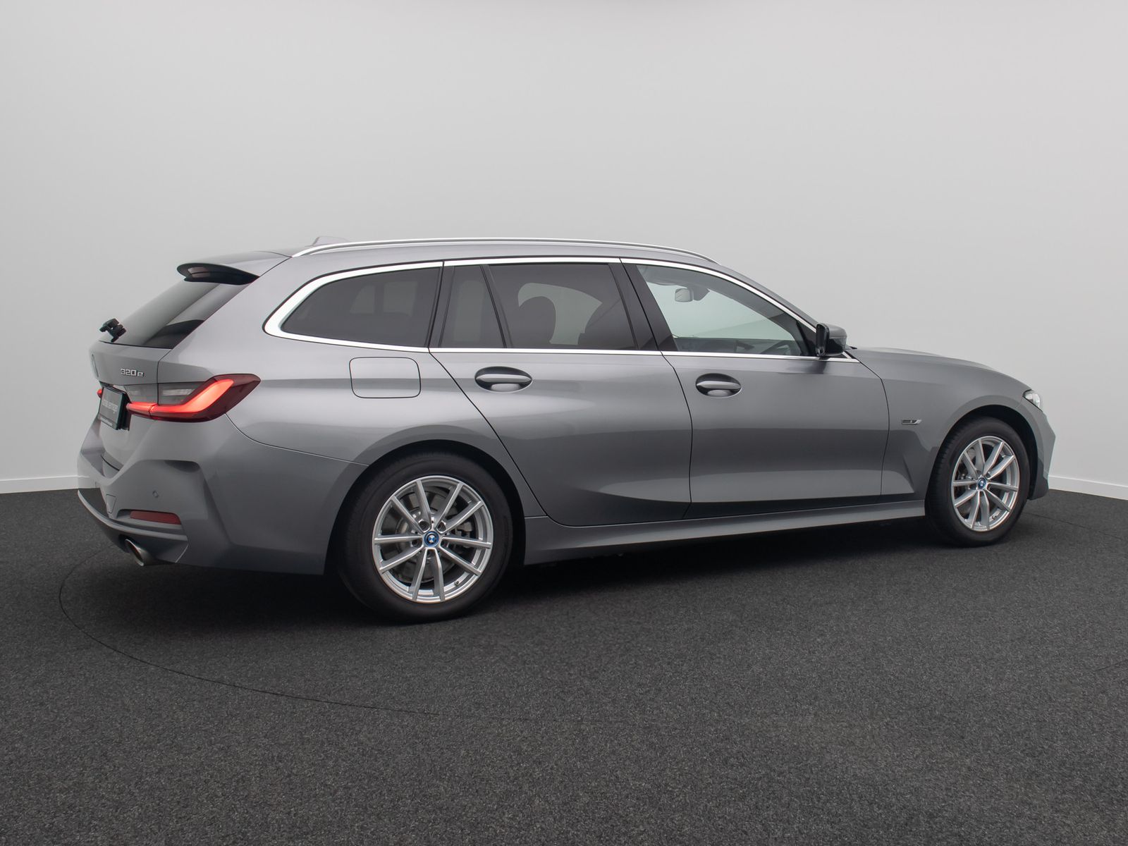 Fahrzeugabbildung BMW 320e Individual DAB HiFi Panorama Sport Leder