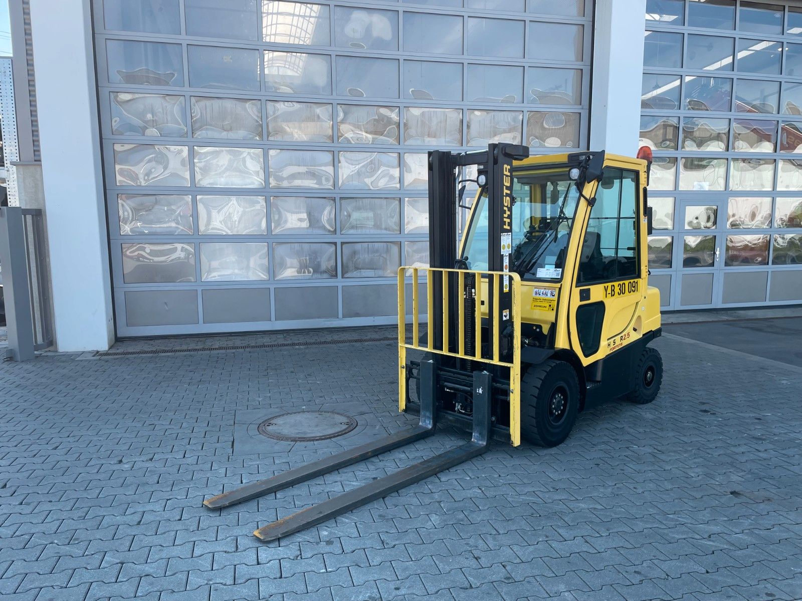 Fahrzeugabbildung Hyster H2.5FT / Duplex 3,3m / nur 1.163h