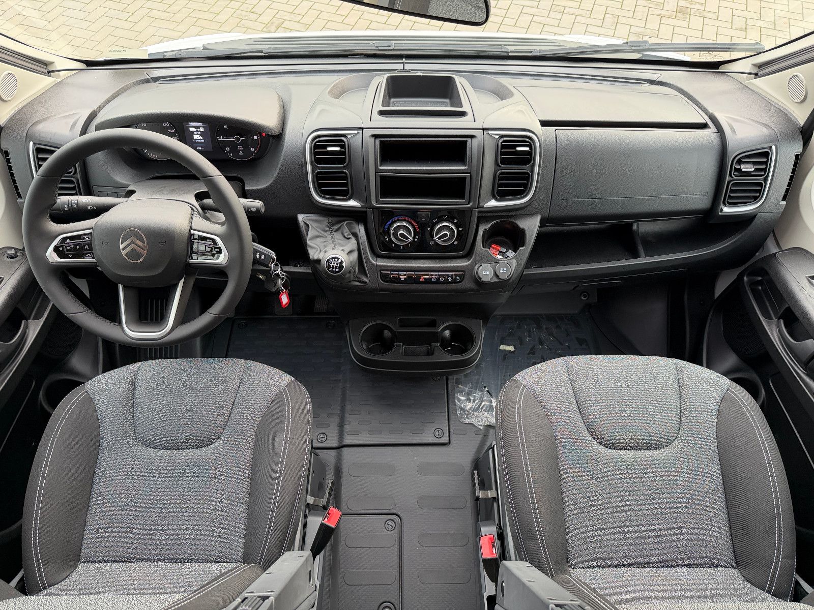 Fahrzeugabbildung LMC Tracer 670 V