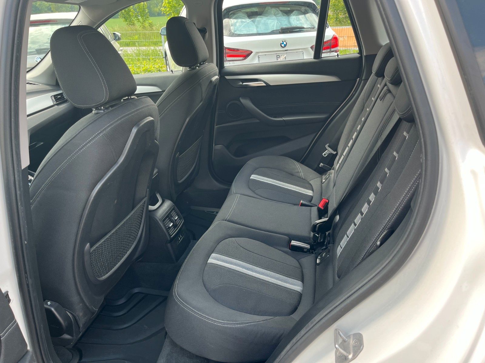 Fahrzeugabbildung BMW X1 sDrive18d Aut. Navi SPORTSITZE Alarm Kamera