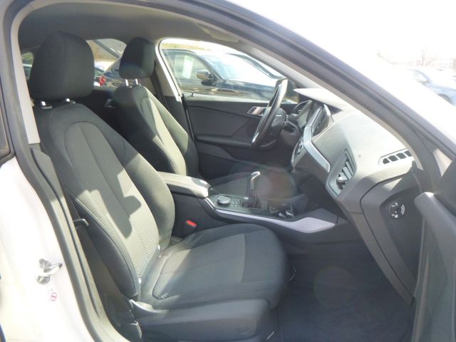 Fahrzeugabbildung BMW 218d Gran Coupé >NAV/AHK/LED/18Zoll Alu<