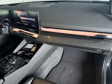 BMW 530e xDrive M Sportpaket Head-Up HK HiFi DAB