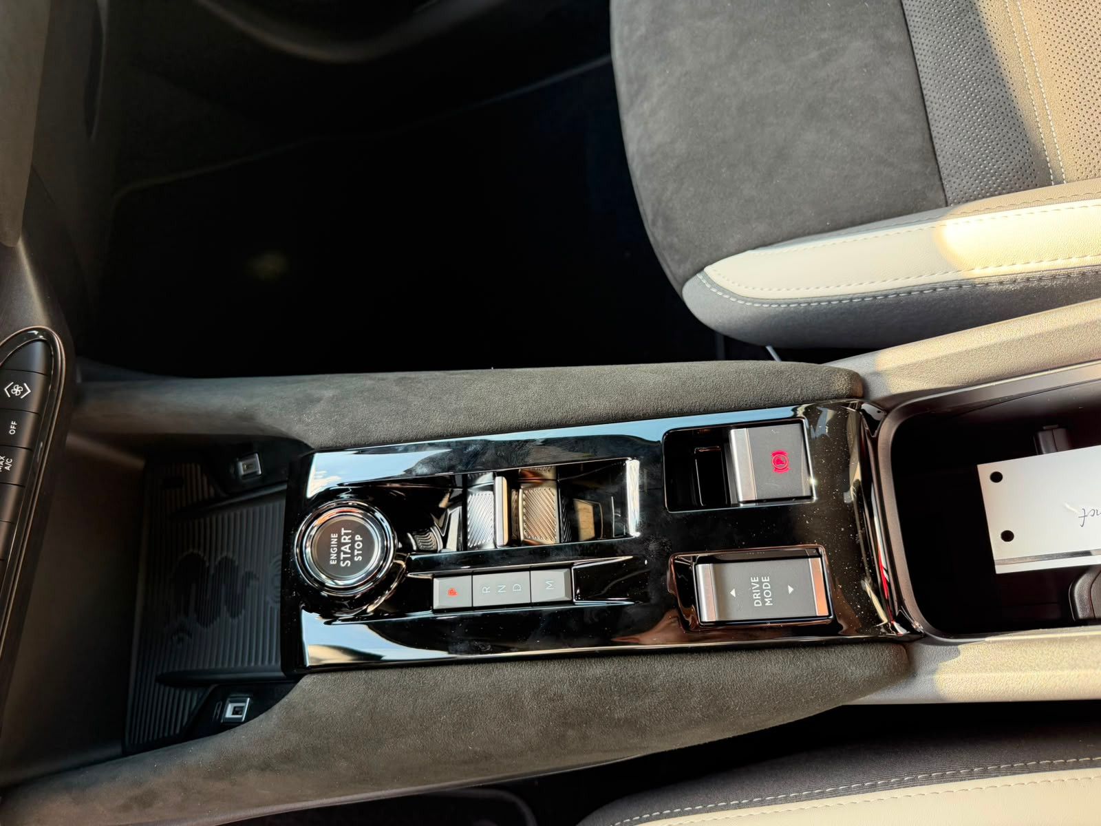 Fahrzeugabbildung Alfa Romeo Junior Ibrida 1.2 Allrad Sport Speciale