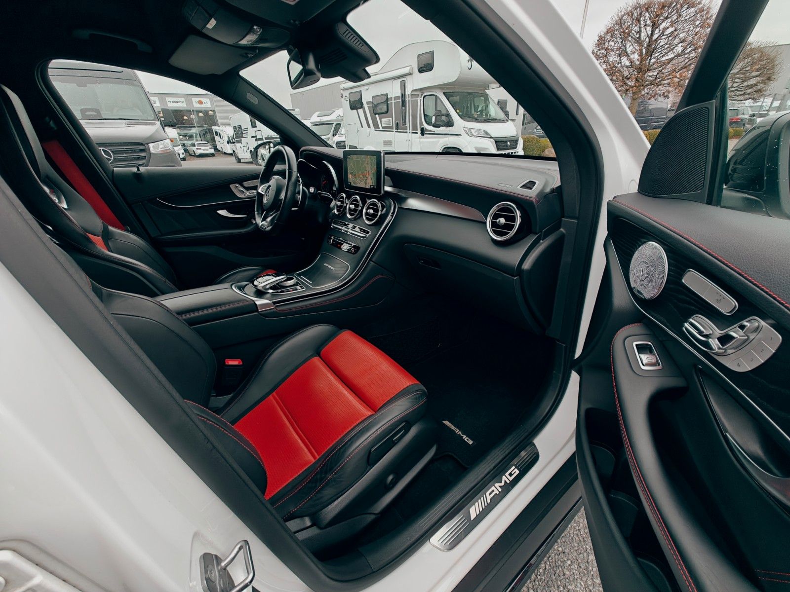 Fahrzeugabbildung Mercedes-Benz GLC 63 AMG 4Matic+, Burmester, Schalensitze, 360