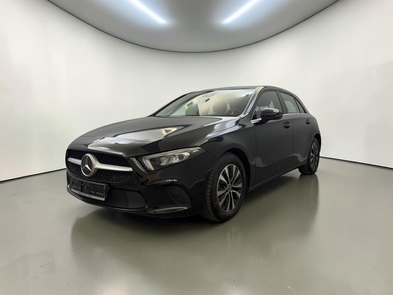 MERCEDES-BENZ A 180d LED*CARPLAY*1-HAND*T-LEDER*WIDE*RÜCKKAM