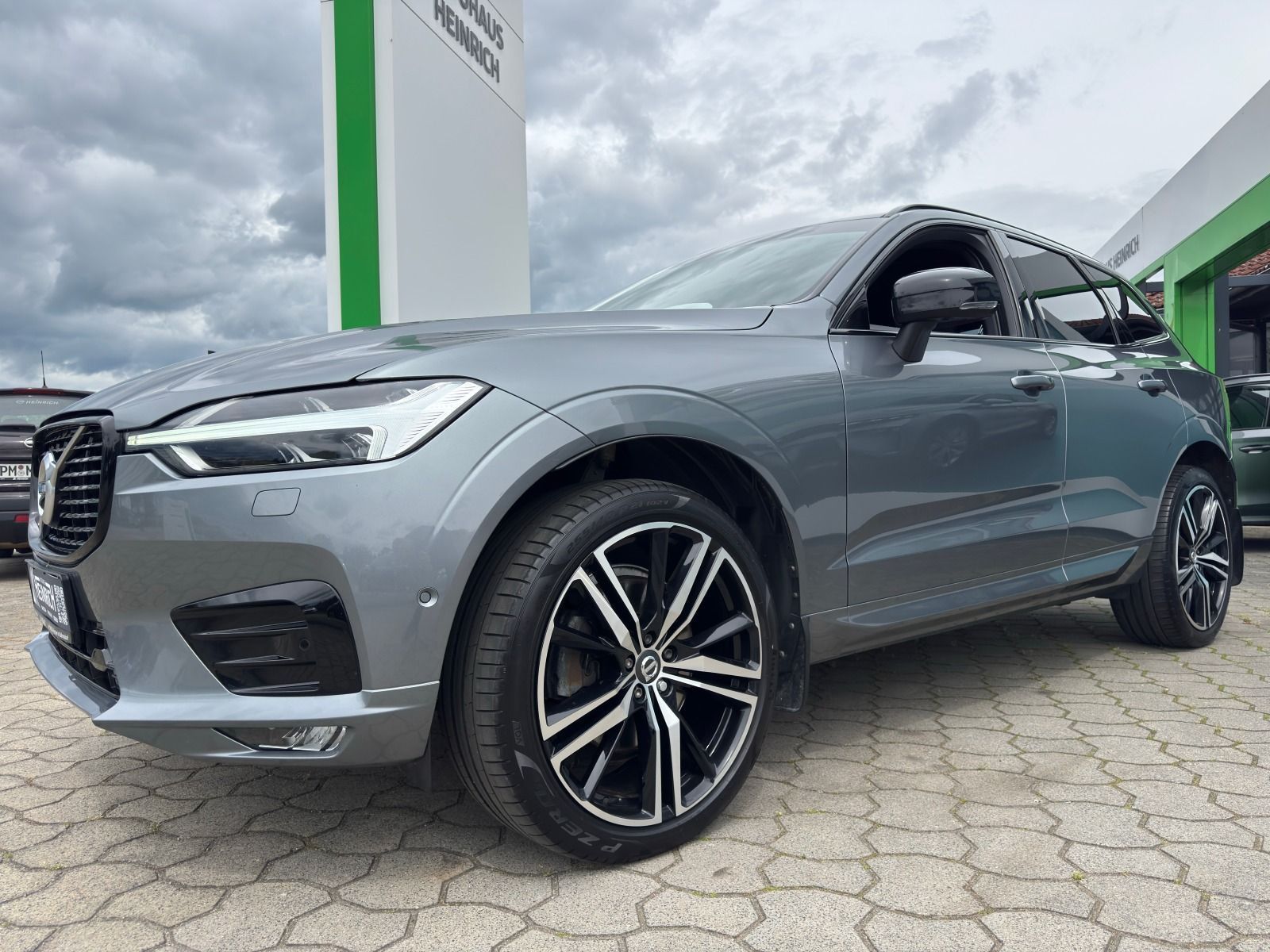 Fahrzeugabbildung Volvo XC 60 R-Design*360°Cam*Harman*21Zoll*AHK