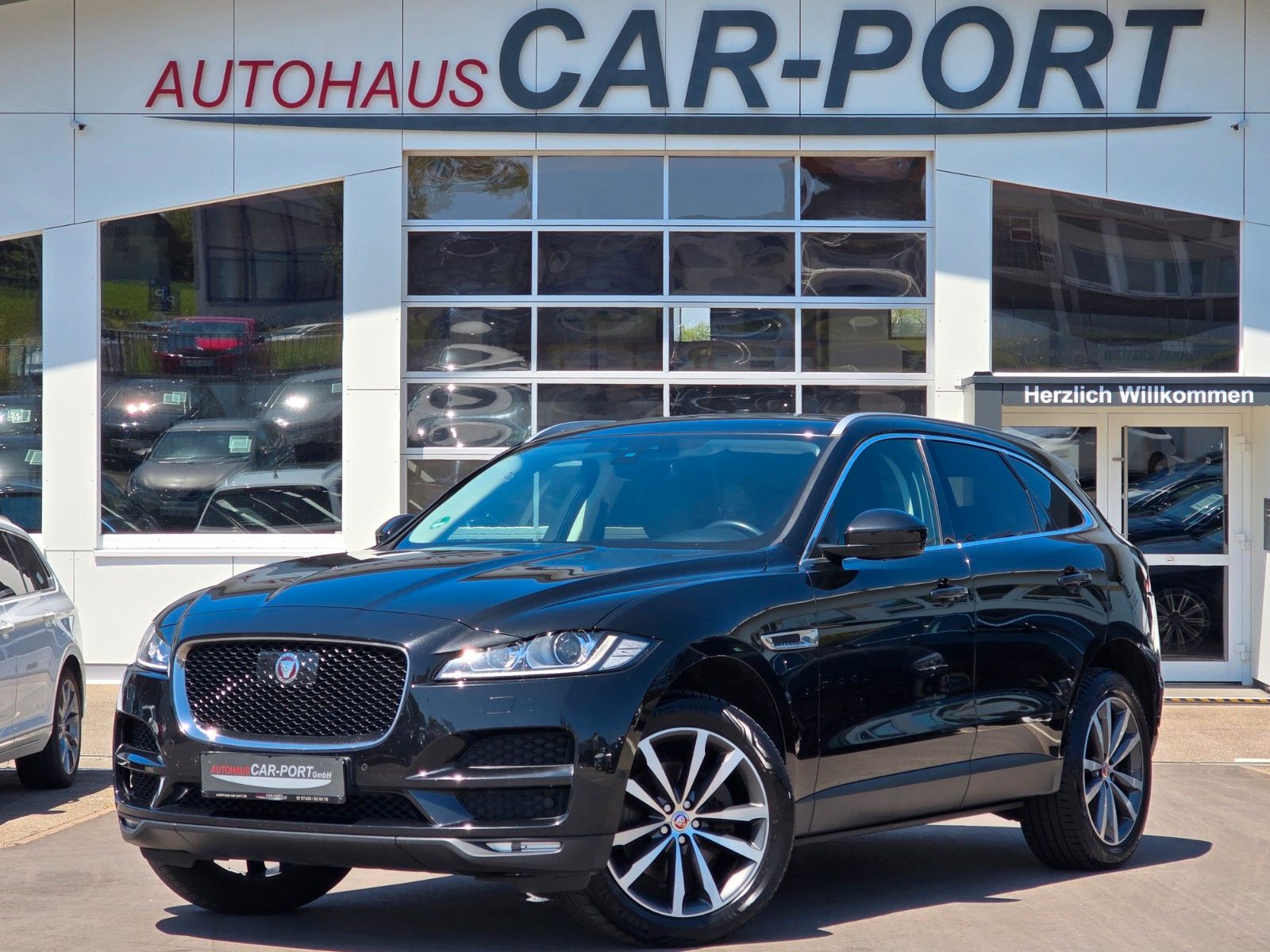 JAGUAR F-Pace