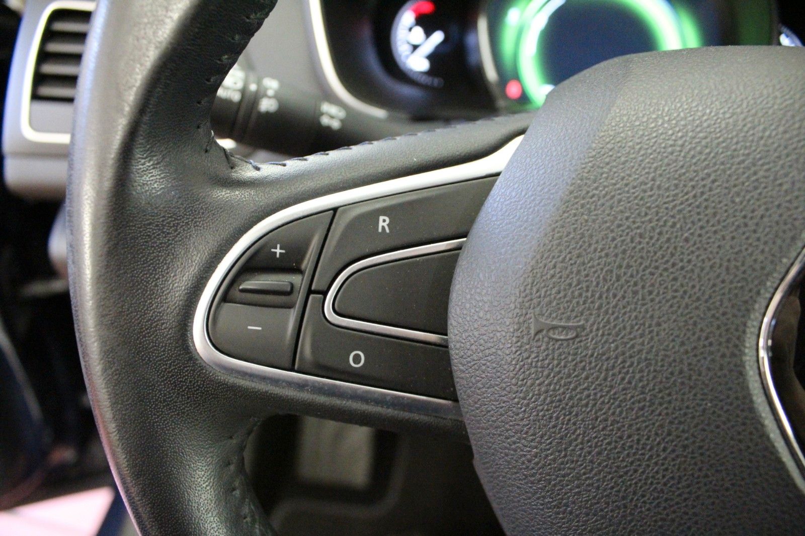 Fahrzeugabbildung Renault Megane ENERGY TCe 130 Intens/*Winterräder