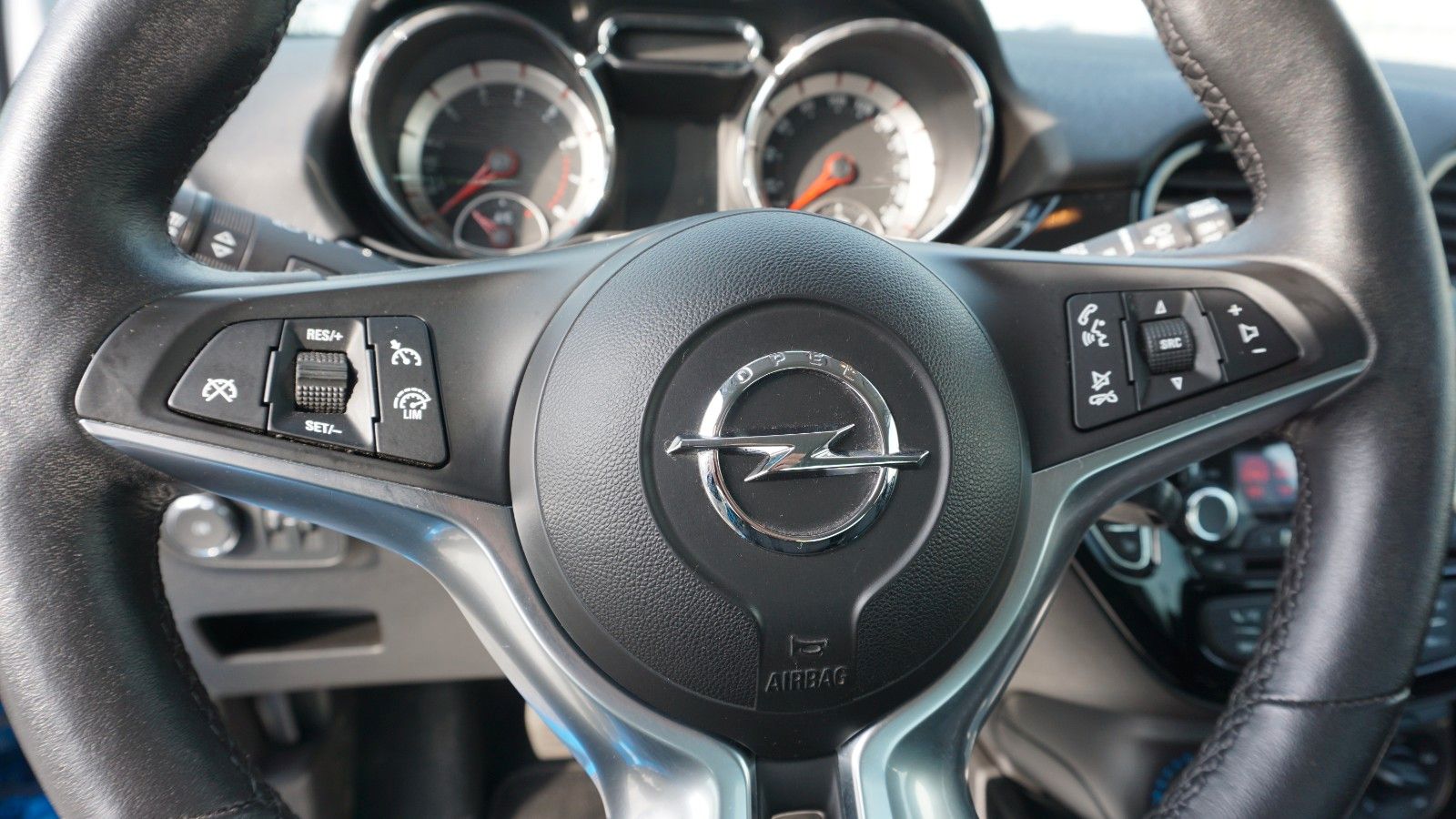 Fahrzeugabbildung Opel Adam JAM 1.4 64kW S/S, PDC, HSA, ESP, Tempomat