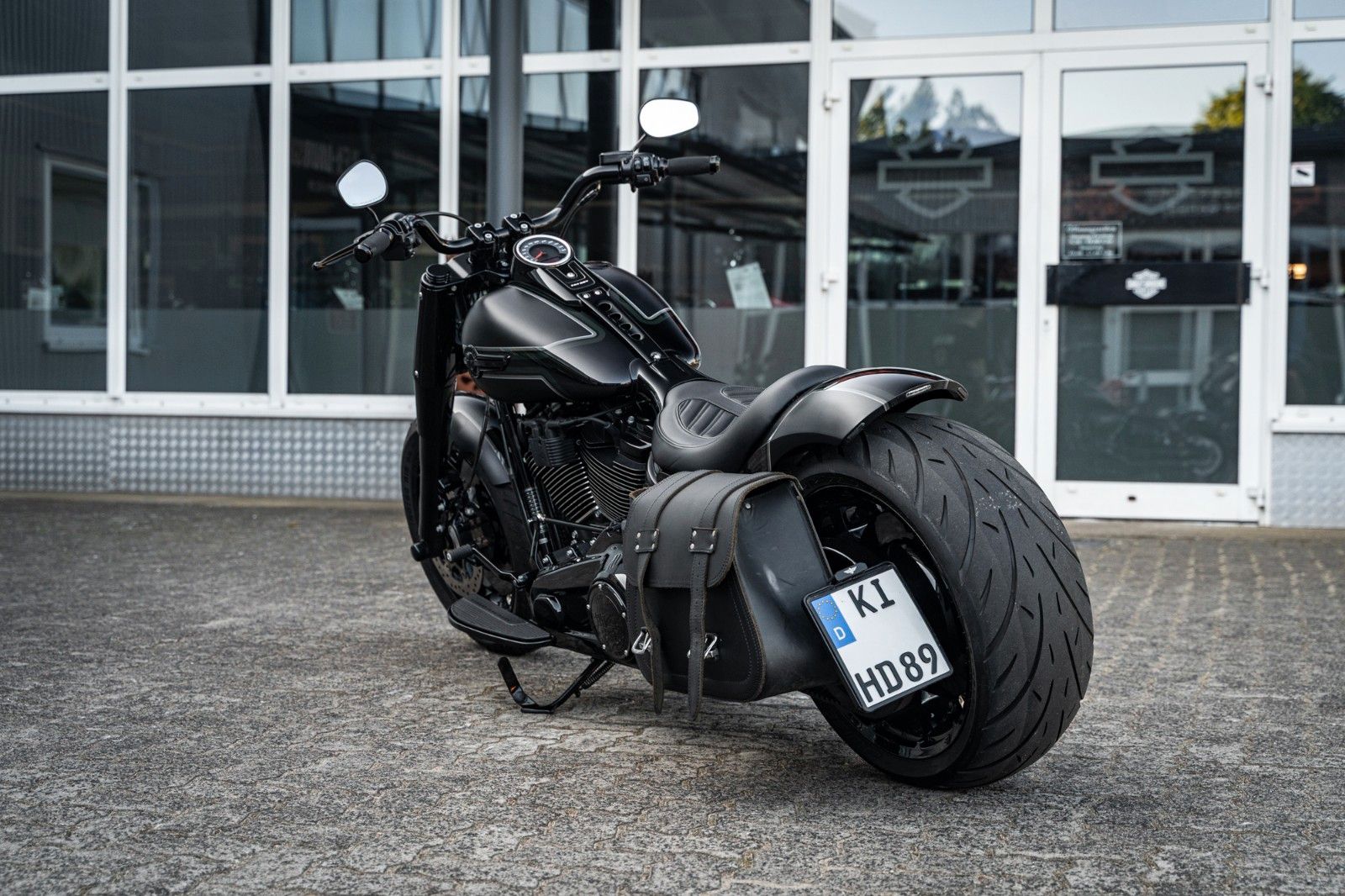 Fahrzeugabbildung Harley-Davidson DARK FAT BOY FLFBS 114 MY23 -JEKILL&HYDE-