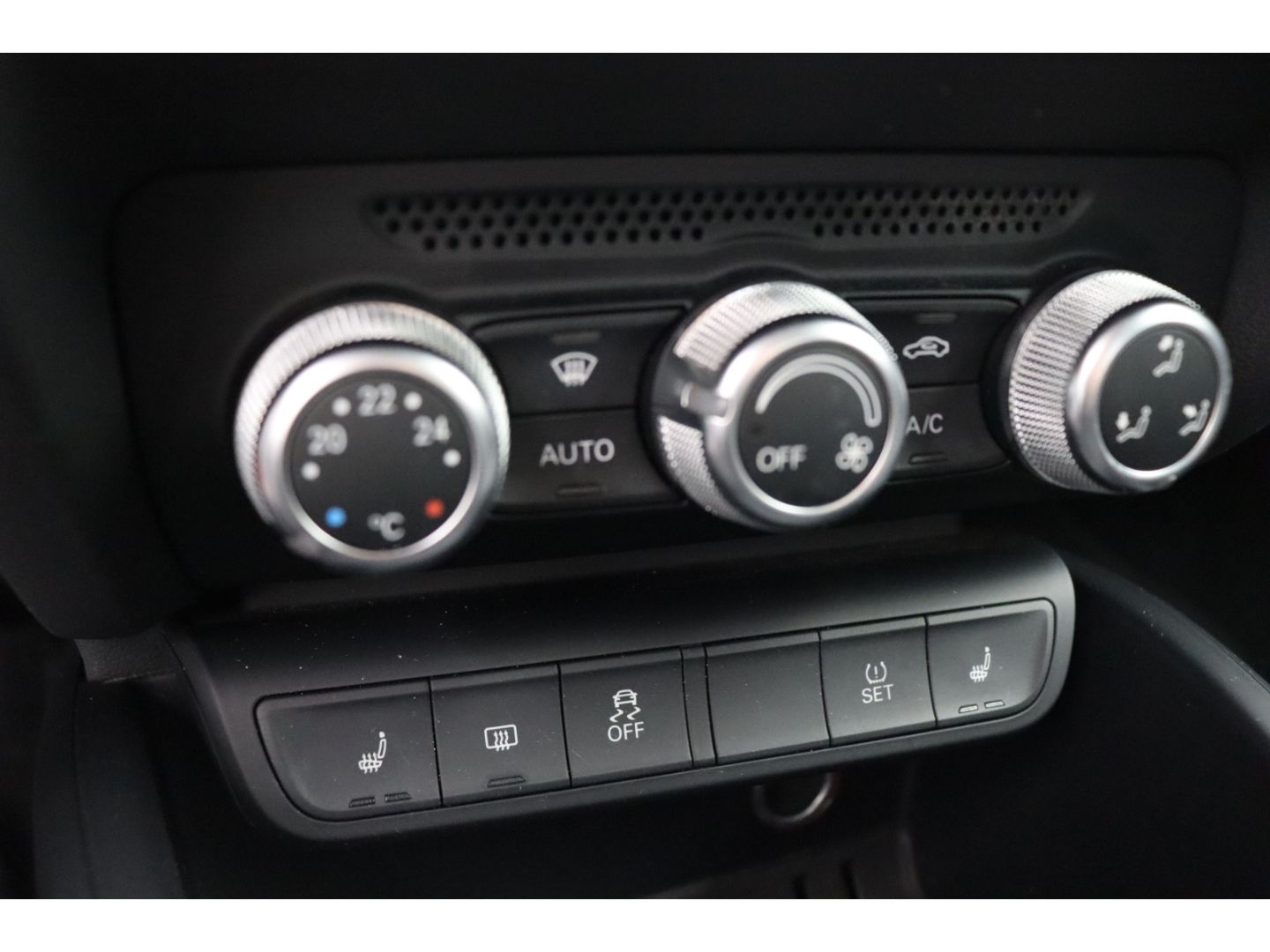 Fahrzeugabbildung Audi A1 1.6 Attraction Klimaauto SHZ Einparkhilfe
