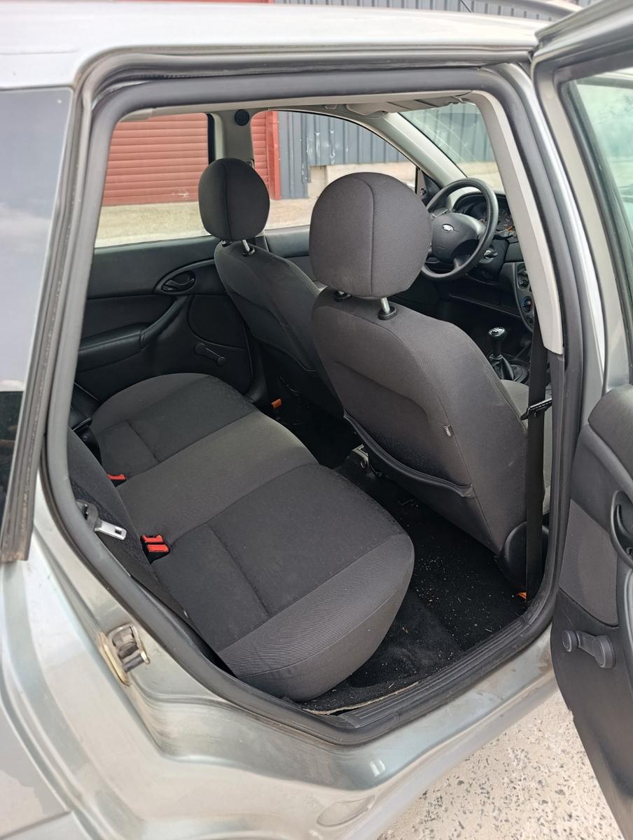 Ford Focus 2004 — photo 12