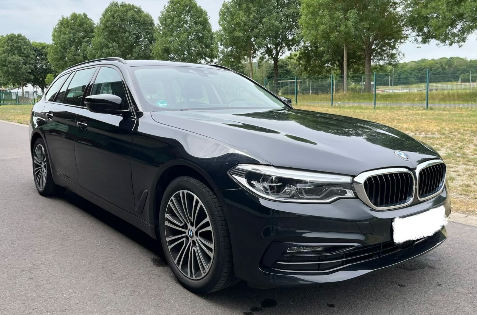 BMW 520d Touring - *Aut.*NAVI*360CAM*HUD*ACC*SHZ*ALU