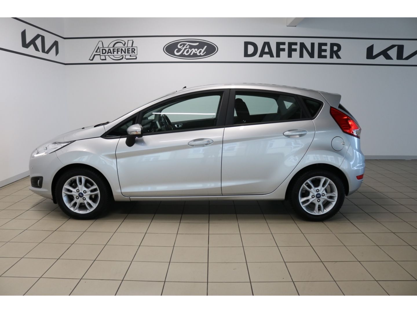 Fahrzeugabbildung Ford Fiesta Celebration 1.0 EcoBoost AUTOMATIK