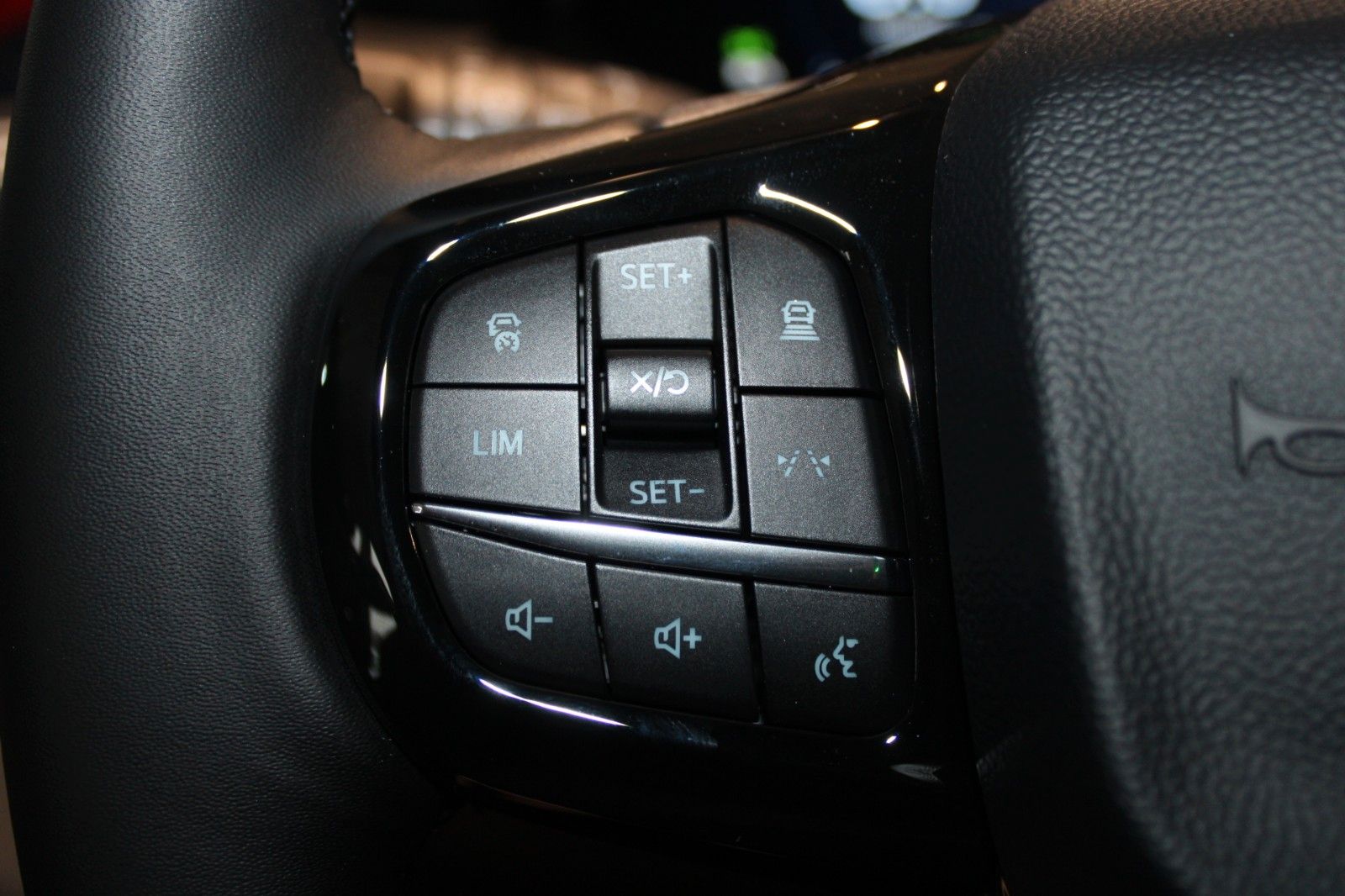 Fahrzeugabbildung Ford NUGGET L1 Active MARKISE + Aufstelldach SOFORT