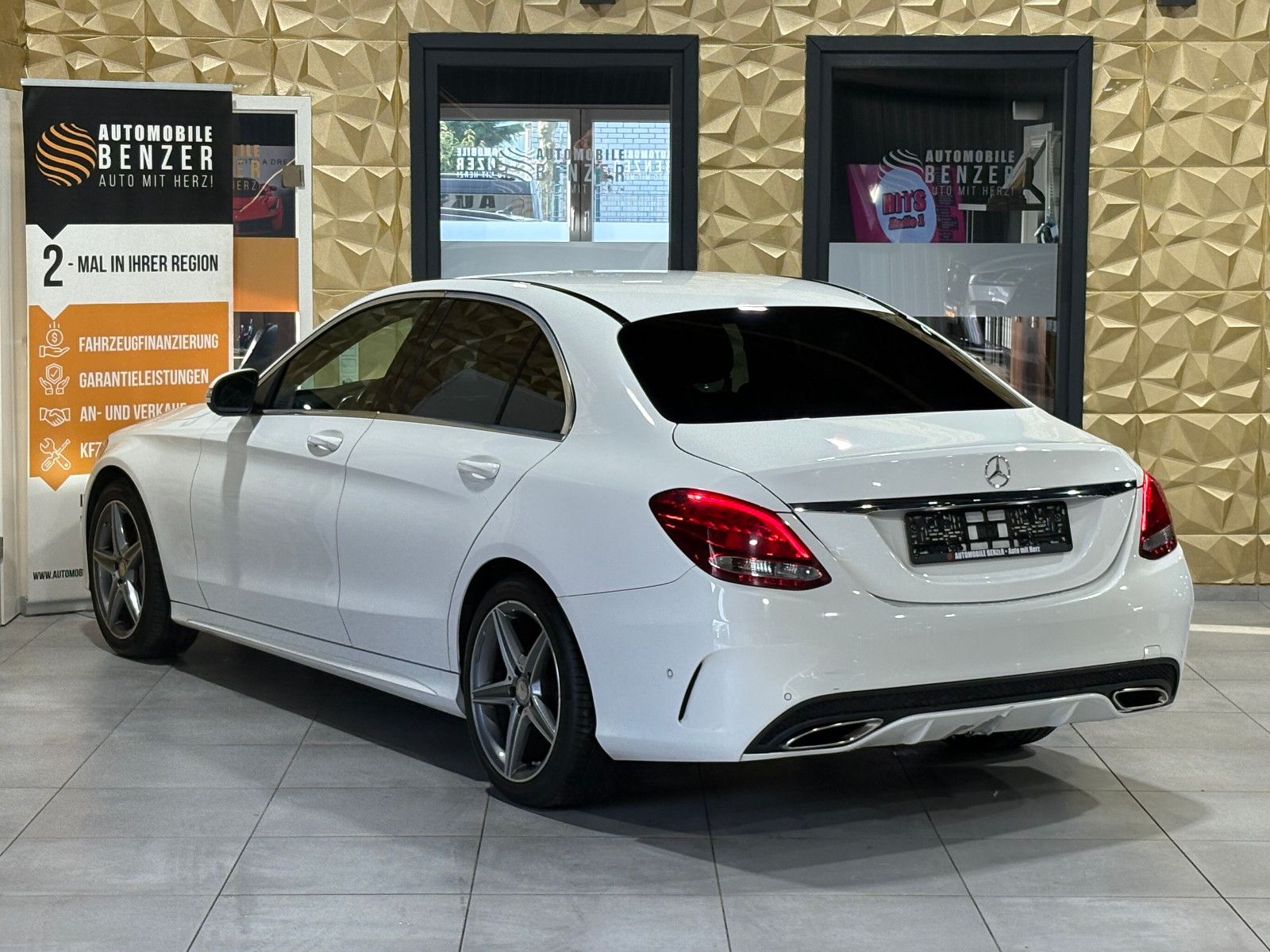 Fahrzeugabbildung Mercedes-Benz C 200 Lim. C 200 CGI/AMG-LINE/PDC/SOUND/SHZ/KLIM