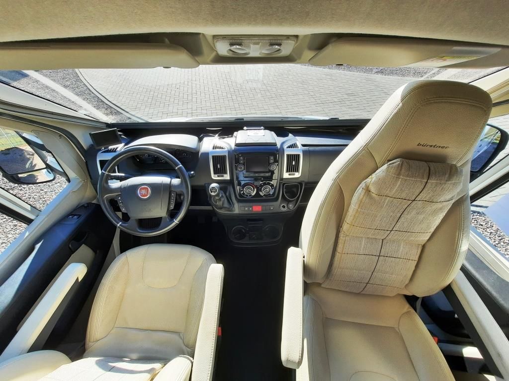 Fahrzeugabbildung Bürstner Ixeo IT 680 G HÄNDLER UND GEWERBE!