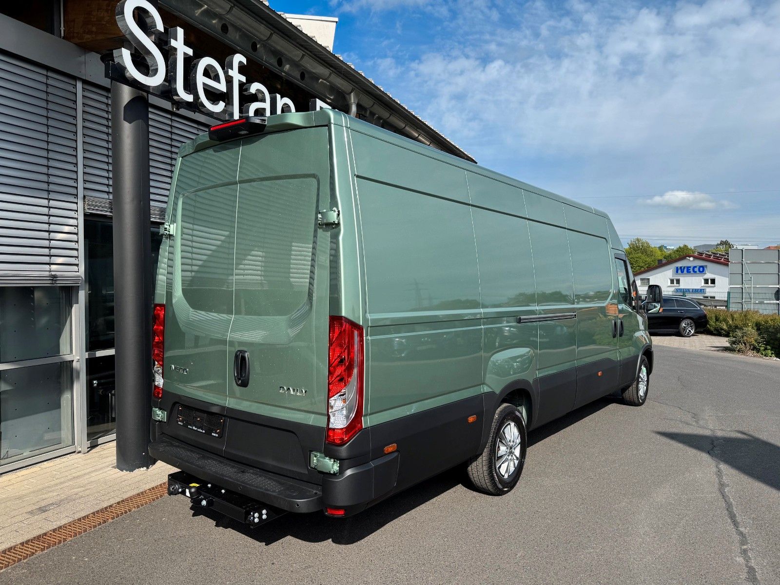 Fahrzeugabbildung Iveco Daily 35S18 HA8 3.0L *R4.100mm*Automatik*AHK*LED