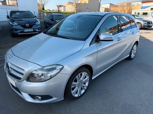 Mercedes-Benz B 200 *Sport* Leder*Navi*AHK*RK*Alu*TÜV NEU !!!