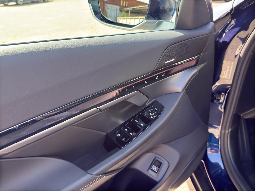BMW 530e Lim. HYBRID LED NAVI HUD PANO ACC 360° 19"