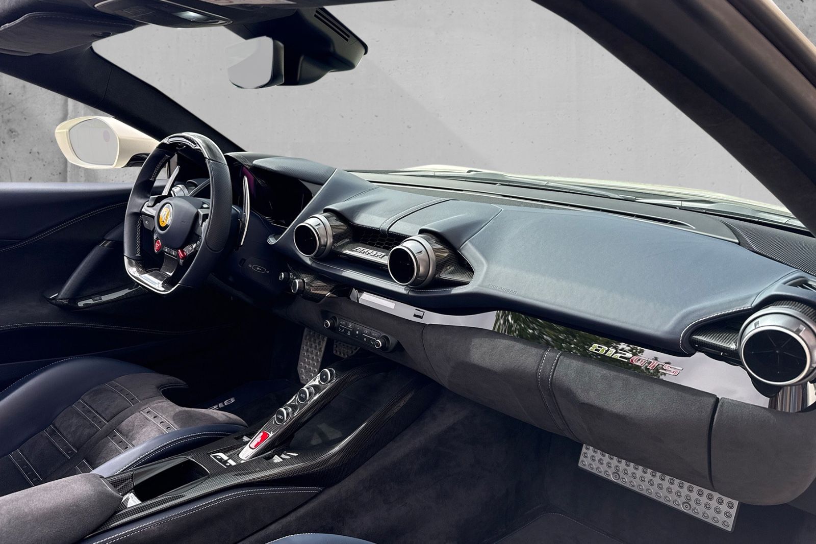 Fahrzeugabbildung Ferrari 812 GTS*Atelier*Blue Carbon*Painted Shields