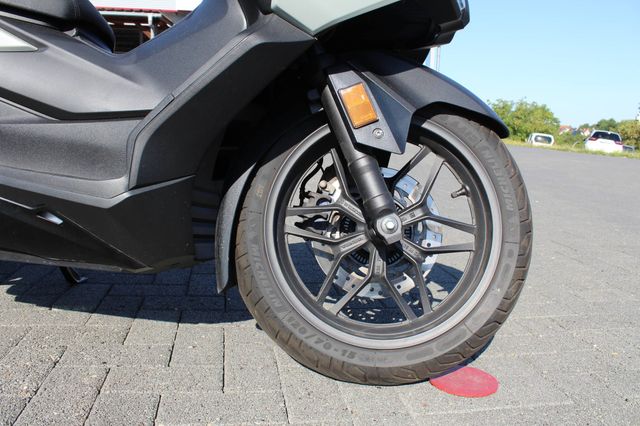 Honda FORZA 125