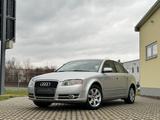 Audi A4 Lim. 2.0*AUTOMA.*KLIMAAUT*SHZ*PDC*TEMP*TÜV* - Audi A4 aus 2005: 2.0