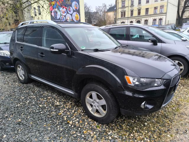 Mitsubishi Outlander Invite 4WD