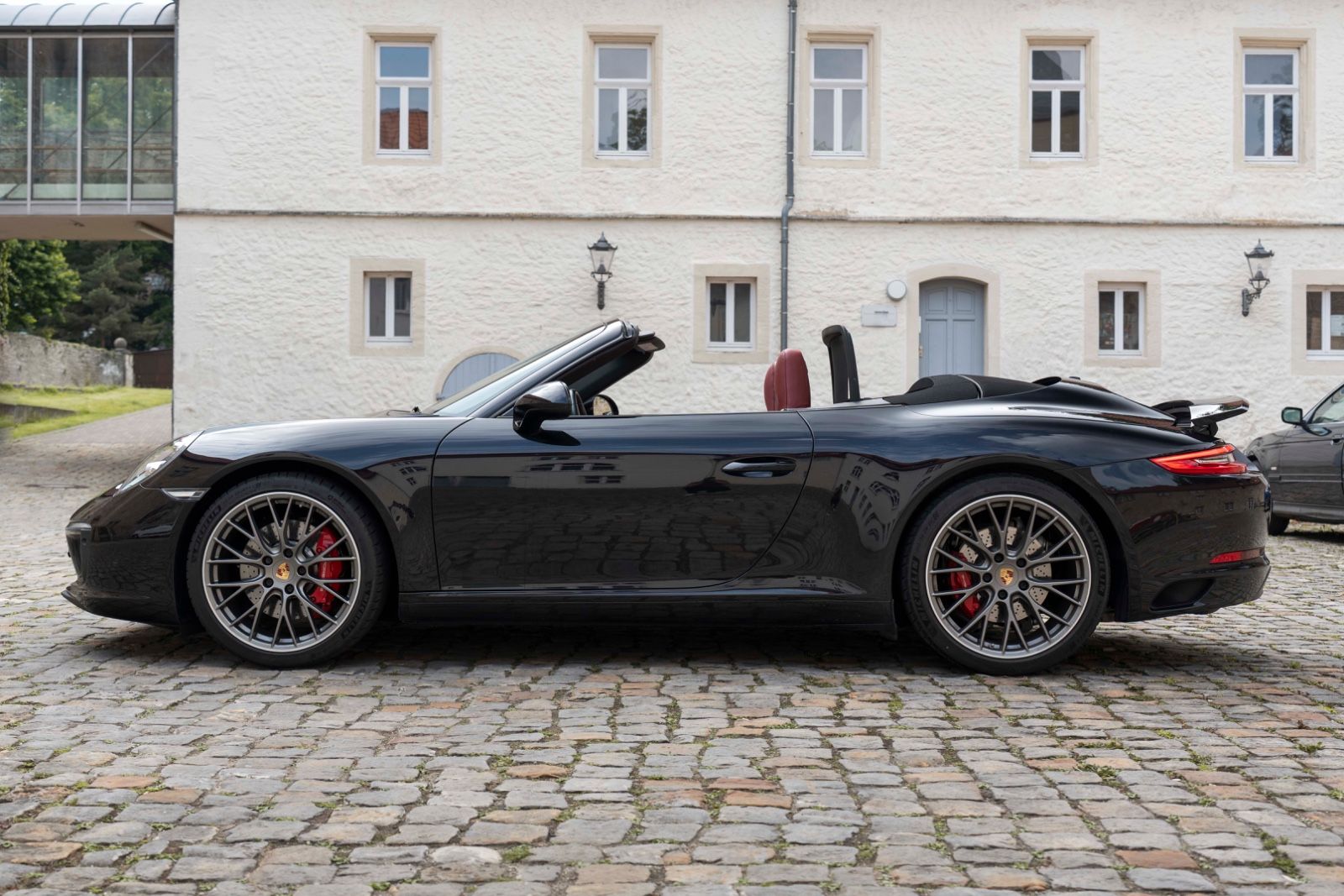 Fahrzeugabbildung Porsche 911 Carrera S Cabrio BOSE PASM TOTW CARPLAY LED