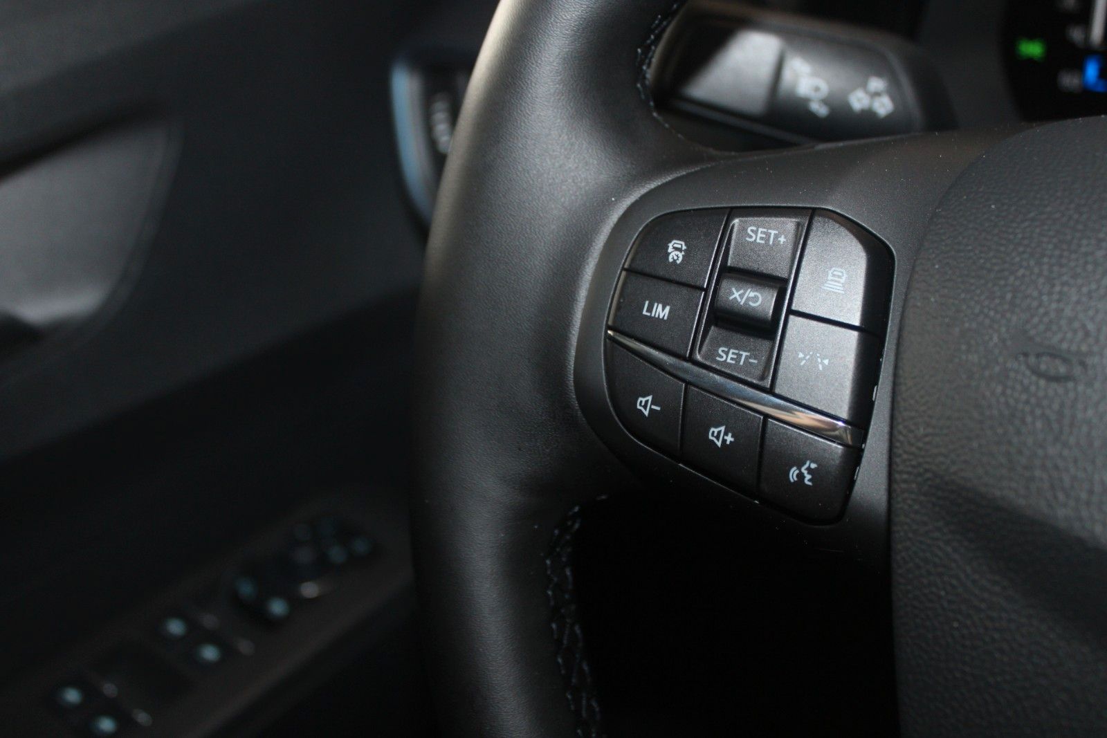 Fahrzeugabbildung Ford Tourneo Courier ACTIVE Winter + FahrerAssistPak3