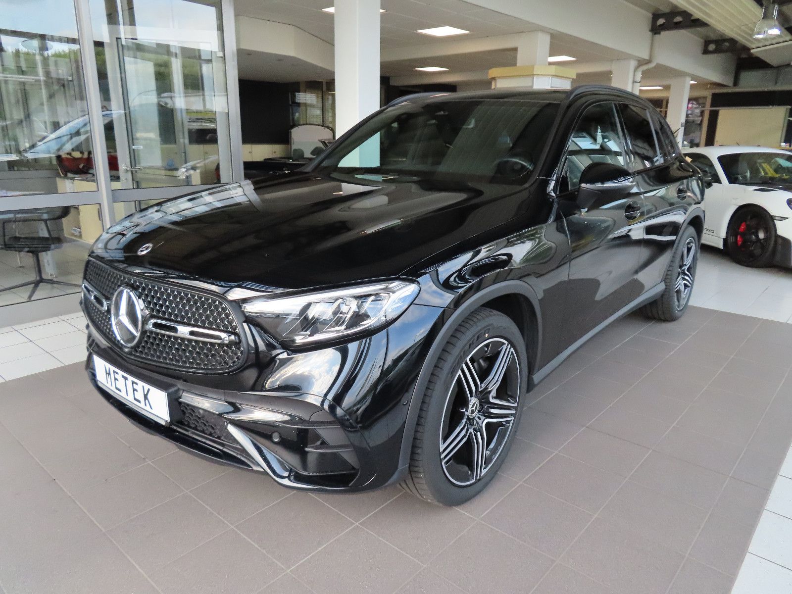 MERCEDES-BENZ GLC 220 d 4Matic PANO AHK LED