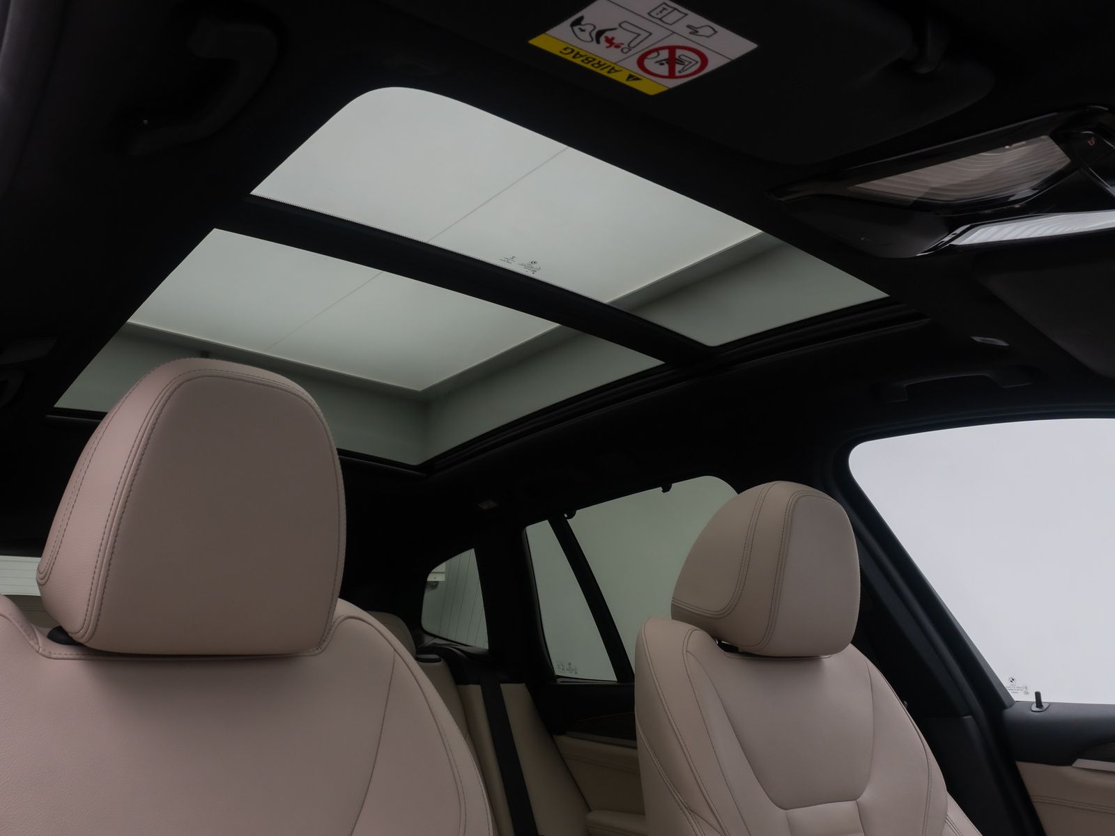 Fahrzeugabbildung BMW X3 xD20d M Sport Kamera Panorama HUD DAB HiFi