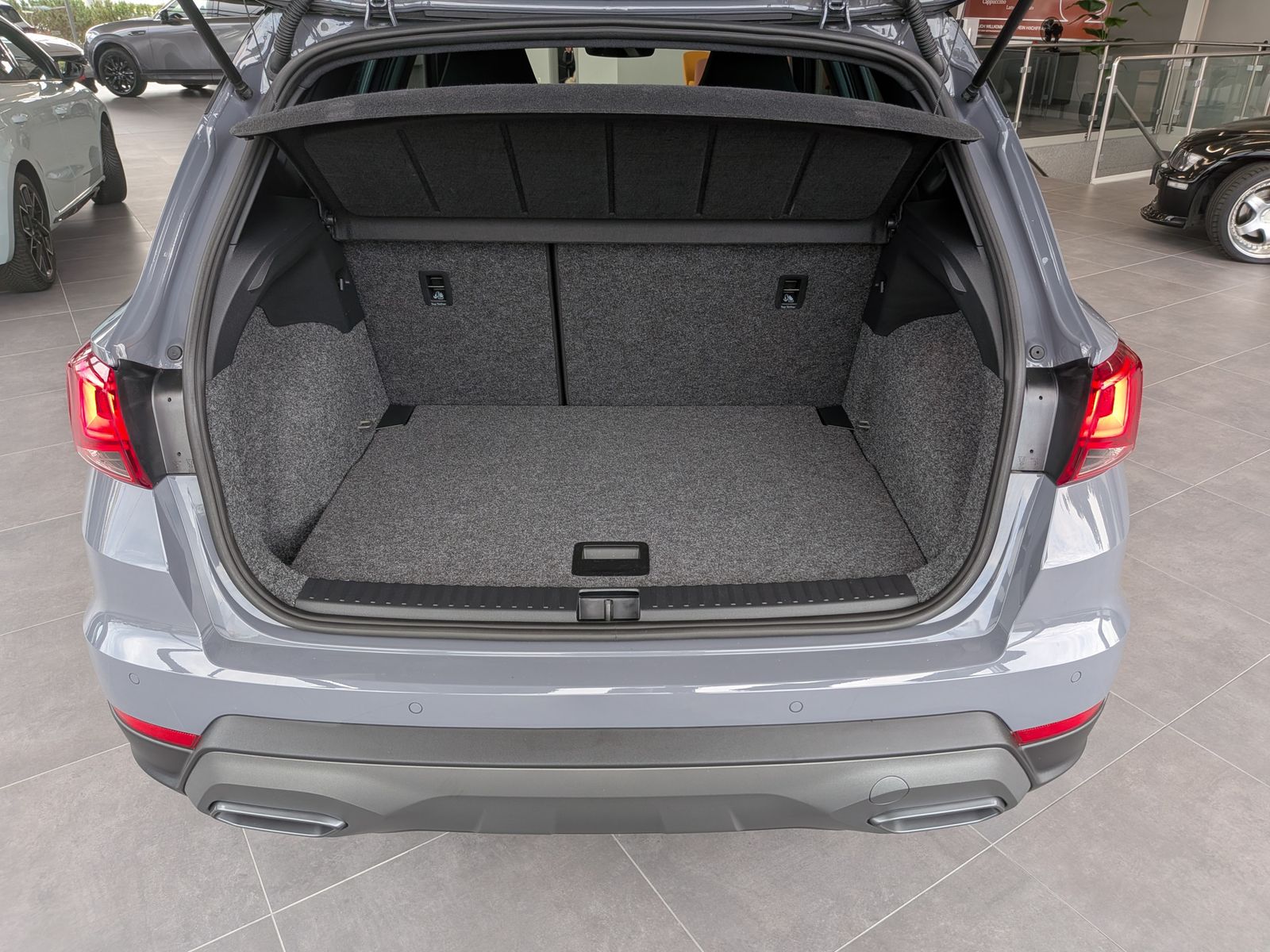 Fahrzeugabbildung SEAT Arona 1.5 TSI FR-LINE Black AHK*ACC*KAMERA*LED