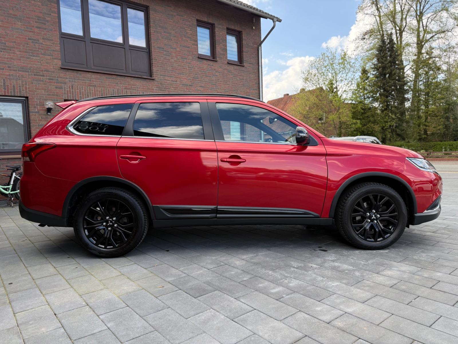 Mitsubishi Outlander 2.0CVT Active+ I LED I KAM I AHK