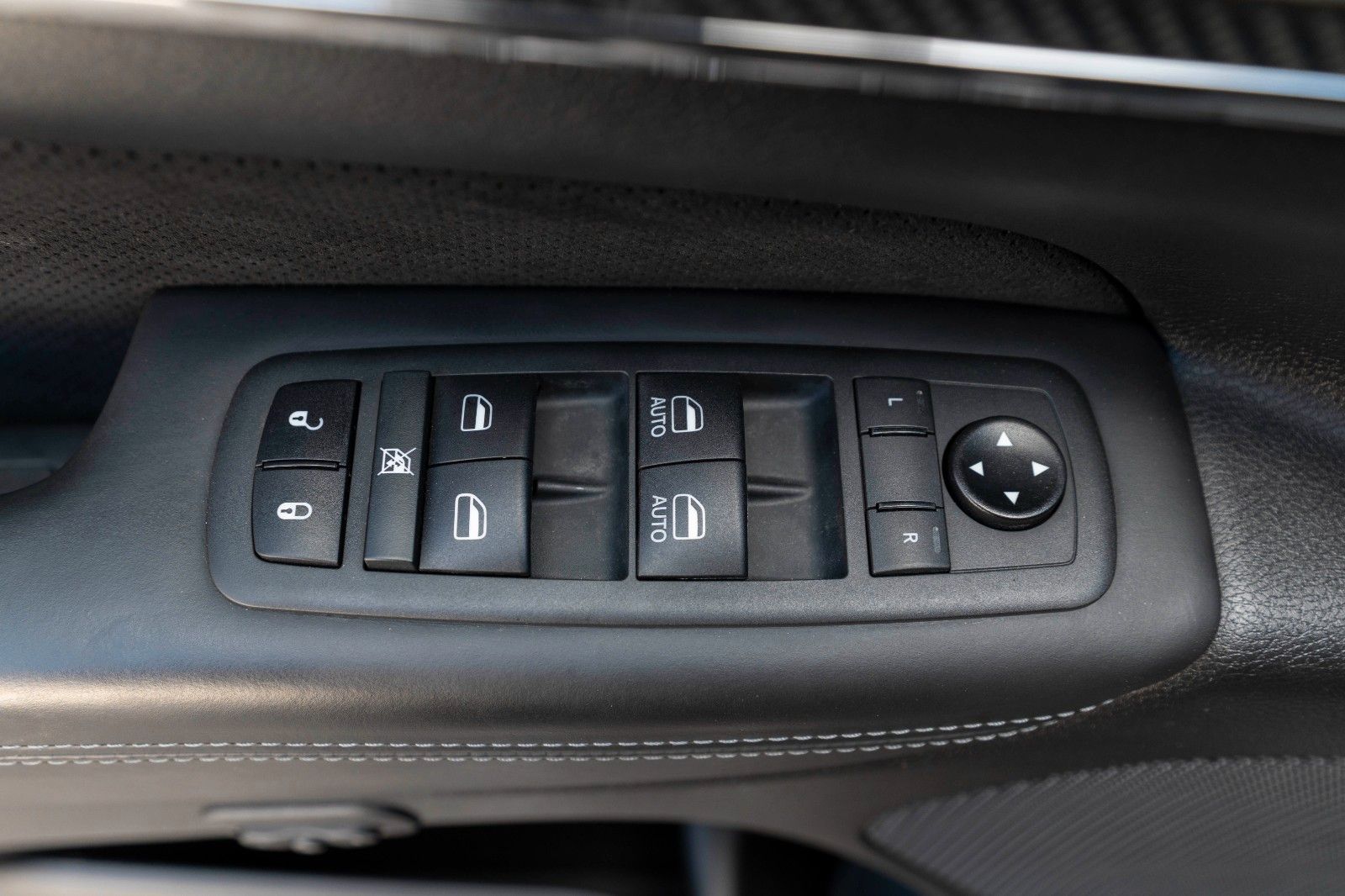 Fahrzeugabbildung Jeep Grand Cherokee 6.4l V8 HEMI SRT LPG ACC KAM