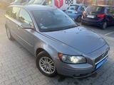 Volvo V50 Kombi 1.8 Momentum - gebrauchte Volvo V50 aus dem Jahr 2005