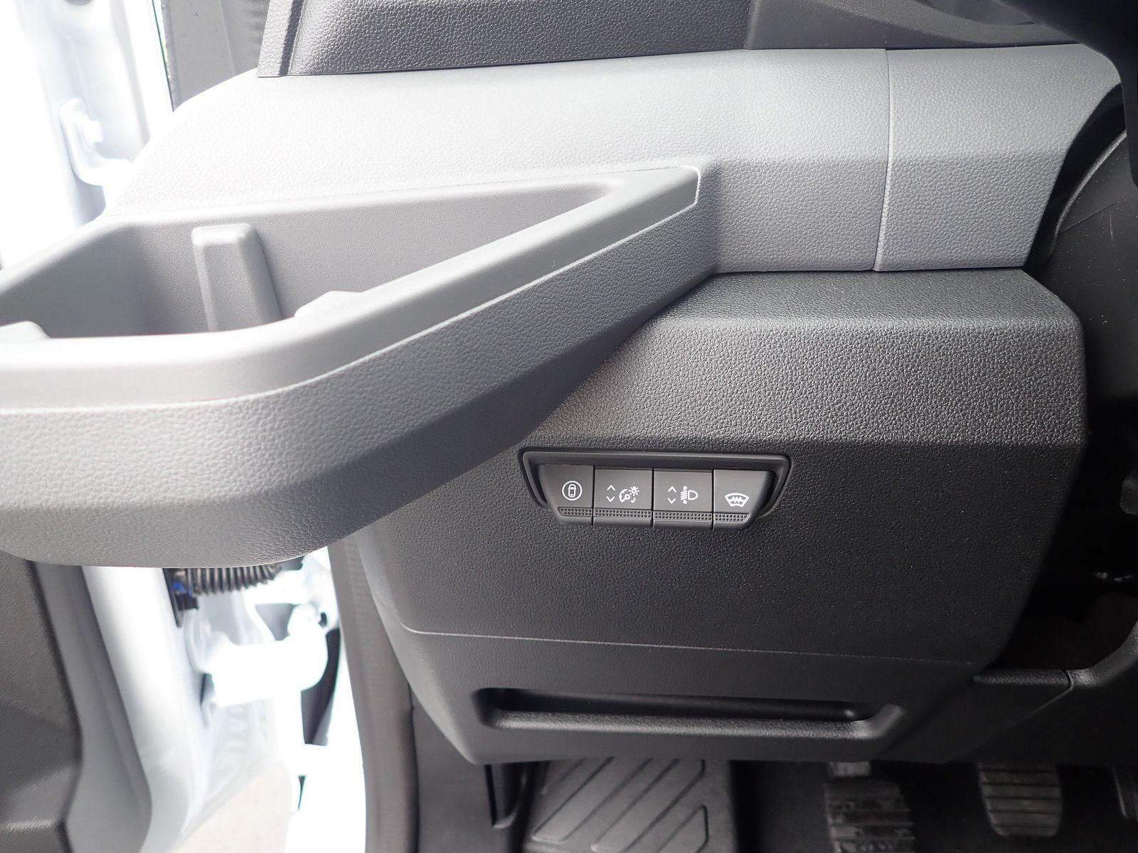 Fahrzeugabbildung Renault Master Kastenwagen FWD Kasten extra L2H2 3,5t Bl