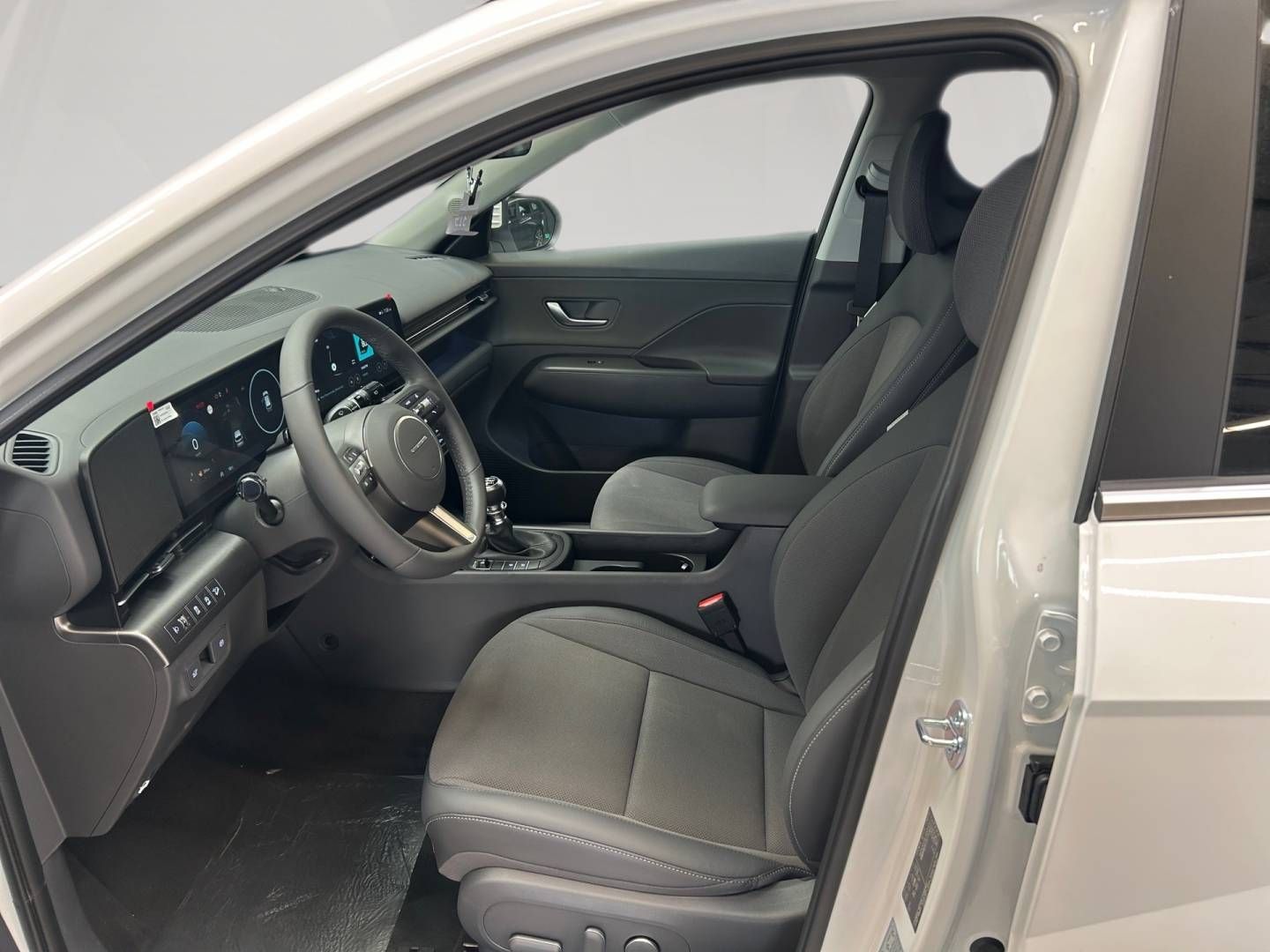 Fahrzeugabbildung Hyundai KONA 1.6 T-GDI (150 PS) Prime Teilleder, Navi, L